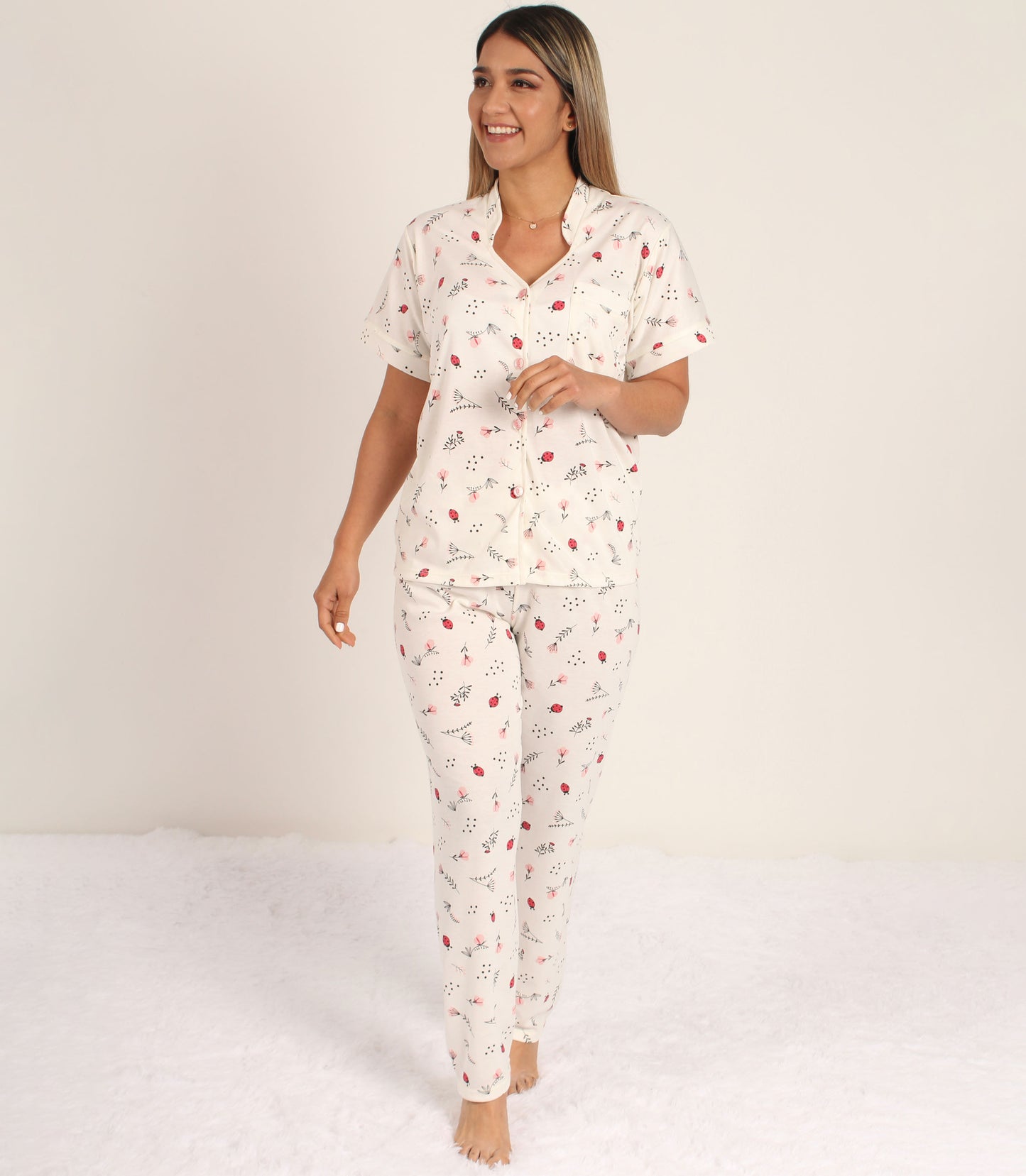 Pijama para mujer con botón